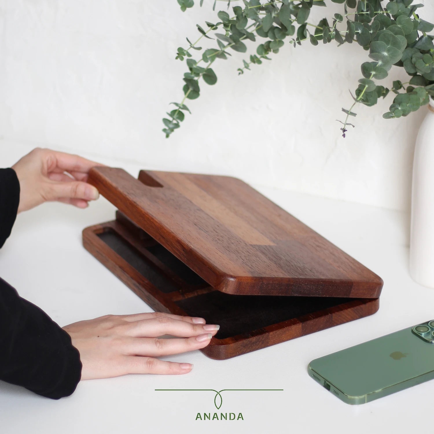 laptop style wooden docking stationer iroko