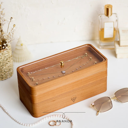 Stylish jewelry storage with transparent plexiglass lid and brass details – gift idea for her